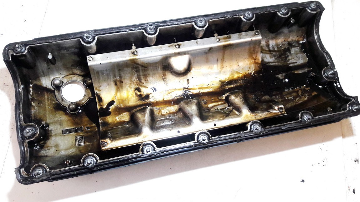 Valve cover 070103469a used Volkswagen TOUAREG 2003 5.0