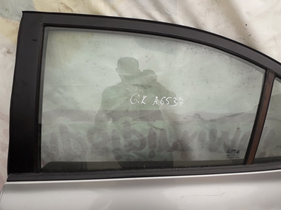 Door-Drop Glass rear left USED USED Hyundai LANTRA 1993 1.8