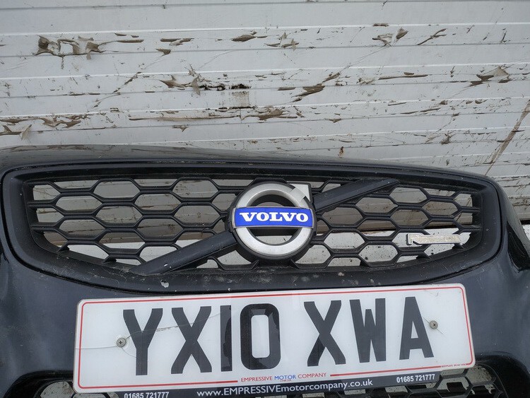 Передняя решетка (Капот) used used Volvo C30 2008 2.0