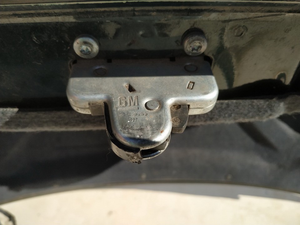Rear Trunk Lid Lock Latch used used Opel VECTRA 1997 1.8