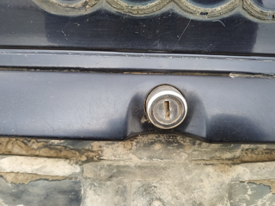 Кнопка открывания багажника used used Audi A4 2002 2.5