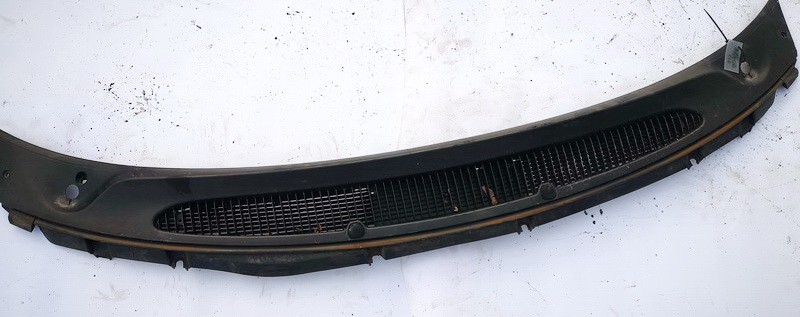 Wiper Muolding 4716284ac used Chrysler VOYAGER 2001 2.5