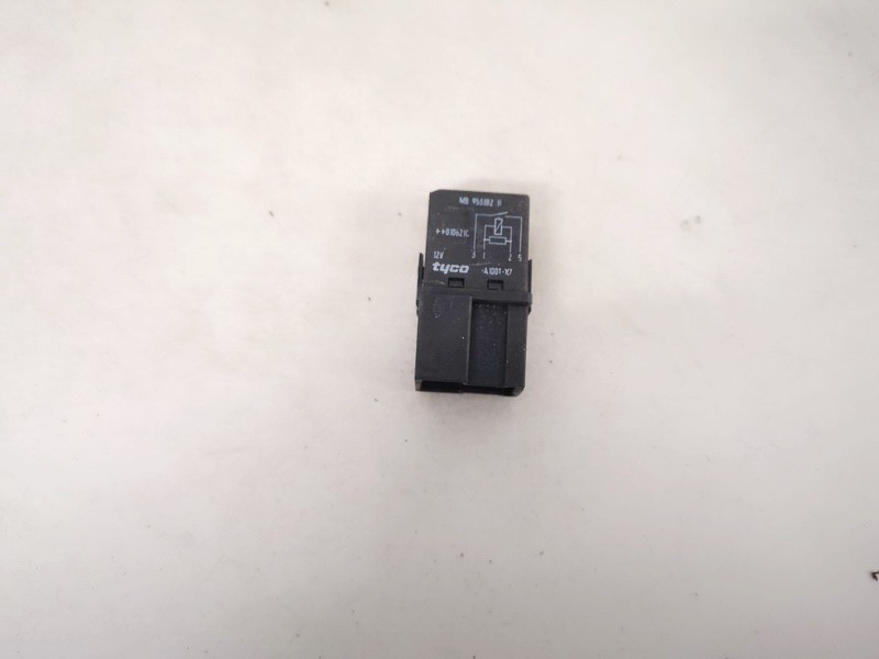 Relay module mb953382 used Volvo V40 1998 1.9