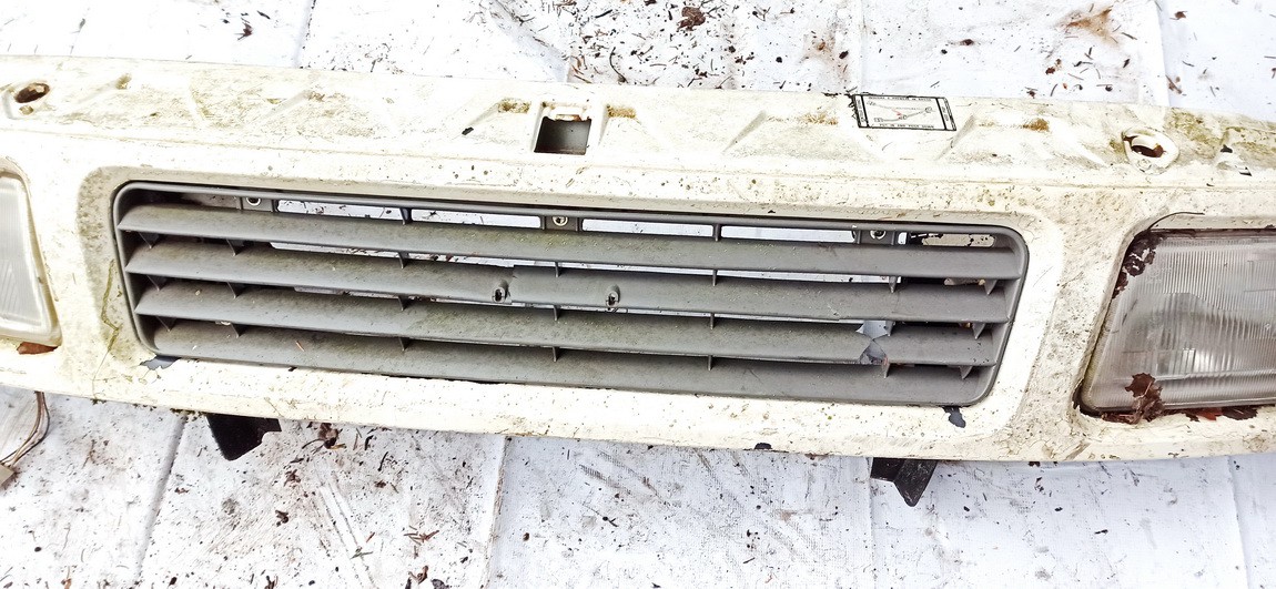 Front hood grille used used Iveco DAILY 2016 2.3