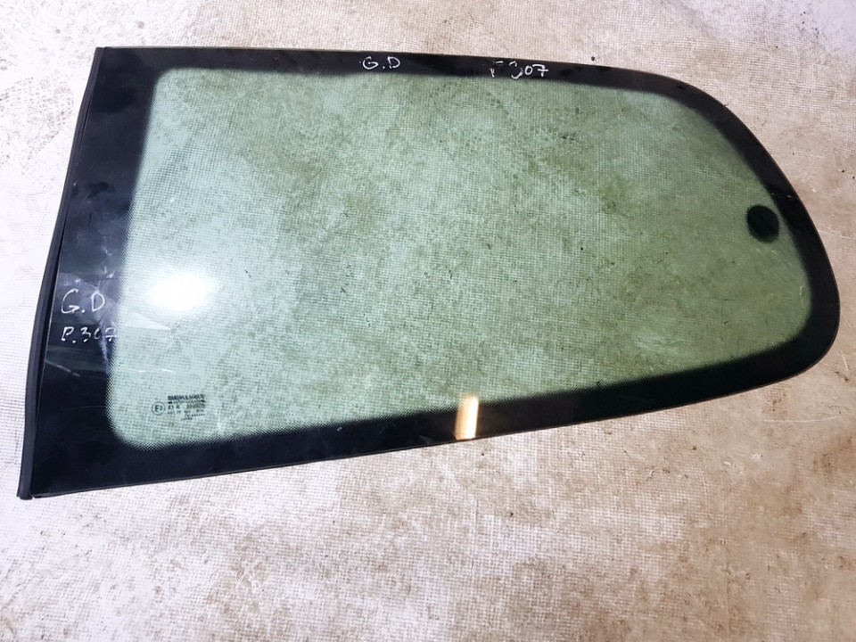 Rear Right passenger side corner quarter window glass used used Peugeot 307 2002 1.6