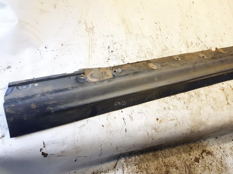 Right Sill Moulding 8230162 used BMW 3-SERIES 2000 1.9