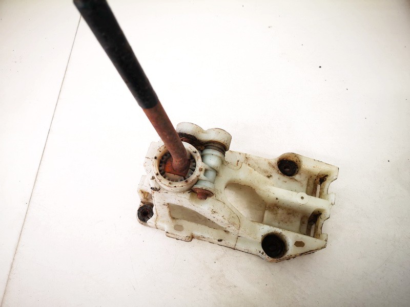 Gearshift Lever Mechanical (GEAR SELECTOR UNIT) used used Toyota YARIS 2000 1.0