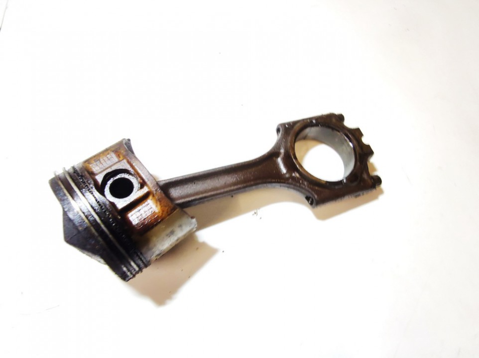 Piston and Conrod (Connecting rod) USED USED Volvo V40 1996 1.9