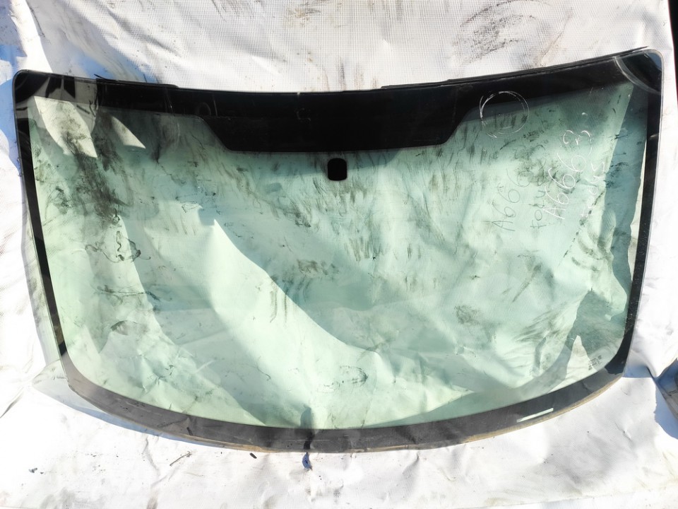 Front glass used used Ford FOCUS 2003 1.8