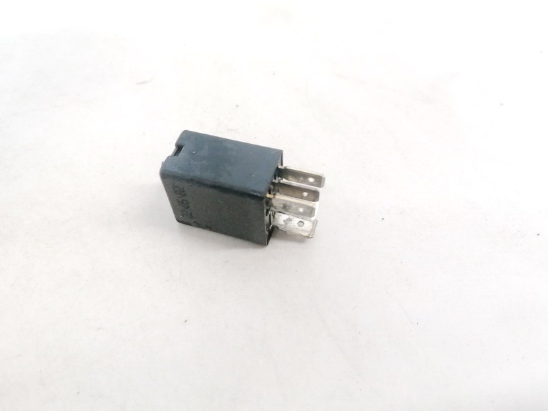 Relay module 7700414484 USED Renault SCENIC 1997 1.6