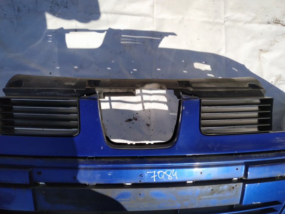 Front hood grille used used Seat CORDOBA 2005 1.4