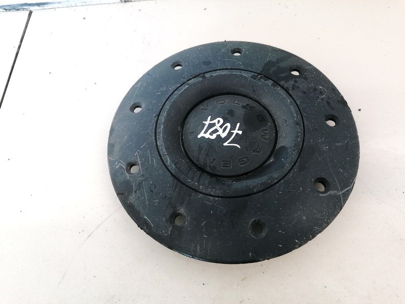 Center Cap (Cao assy-wheel hub) USED USED Volkswagen CADDY 1997 1.6