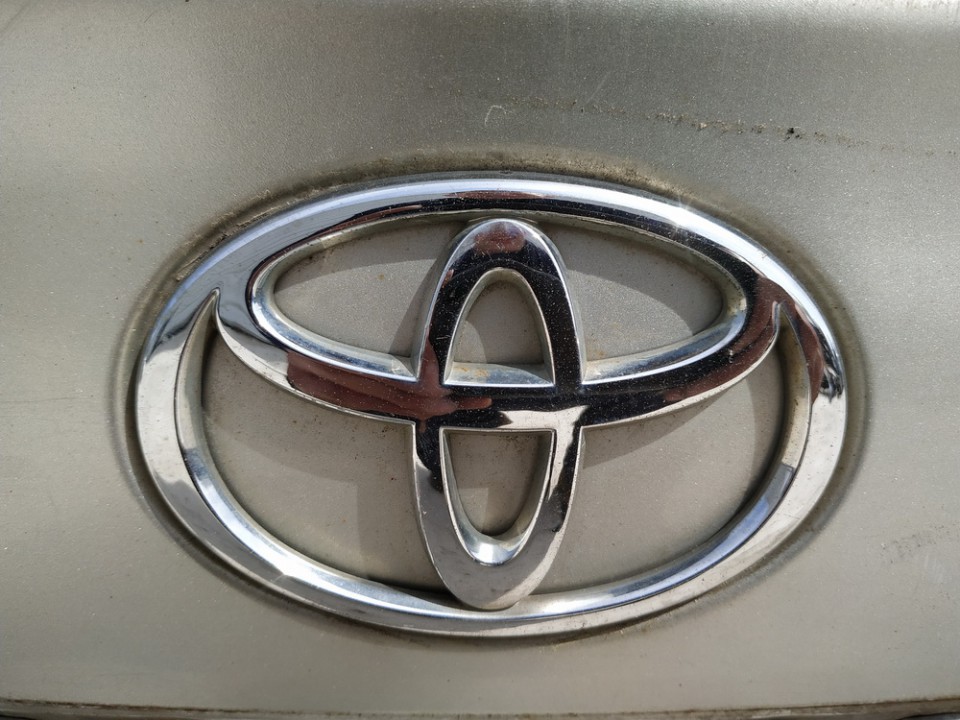 Rear Emblem used used Toyota AVENSIS 2005 2.0