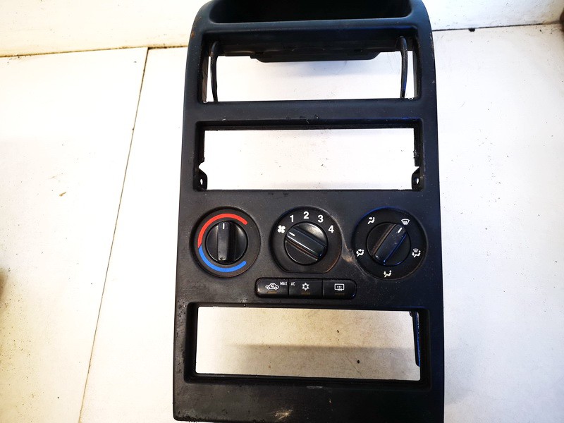 Climate Control Panel (heater control switches) 90559839 used Opel ASTRA 2003 1.2