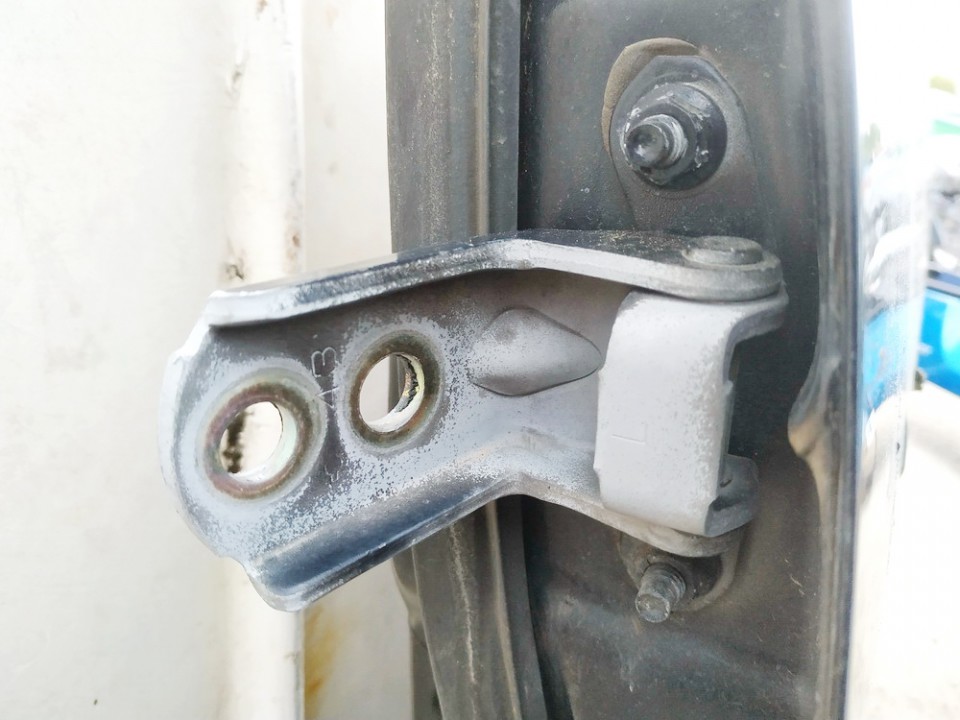 Петля двери передней  нижняя used used Nissan X-TRAIL 2005 2.2