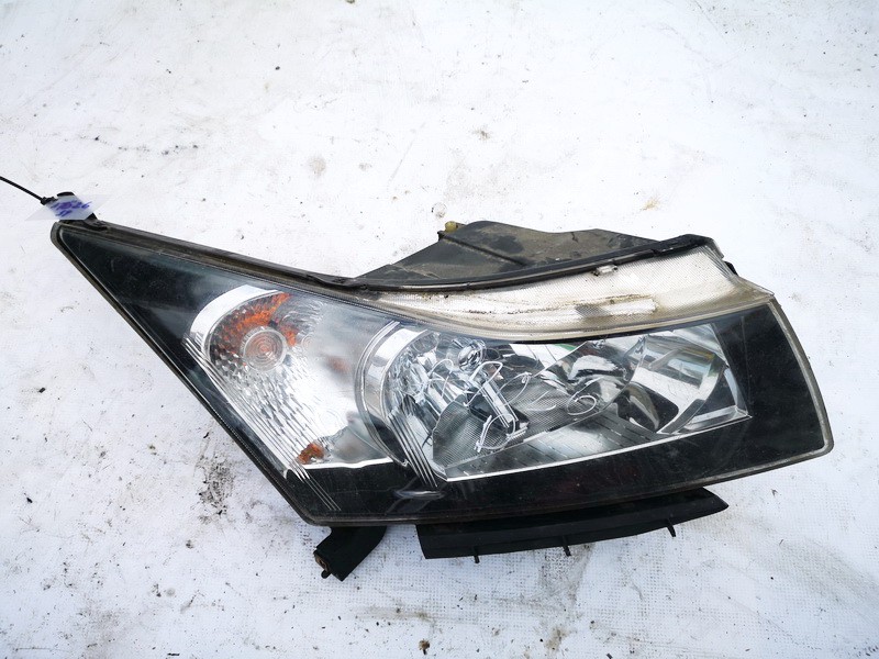 Front Headlight Right RH used used Chevrolet CRUZE 2011 1.6