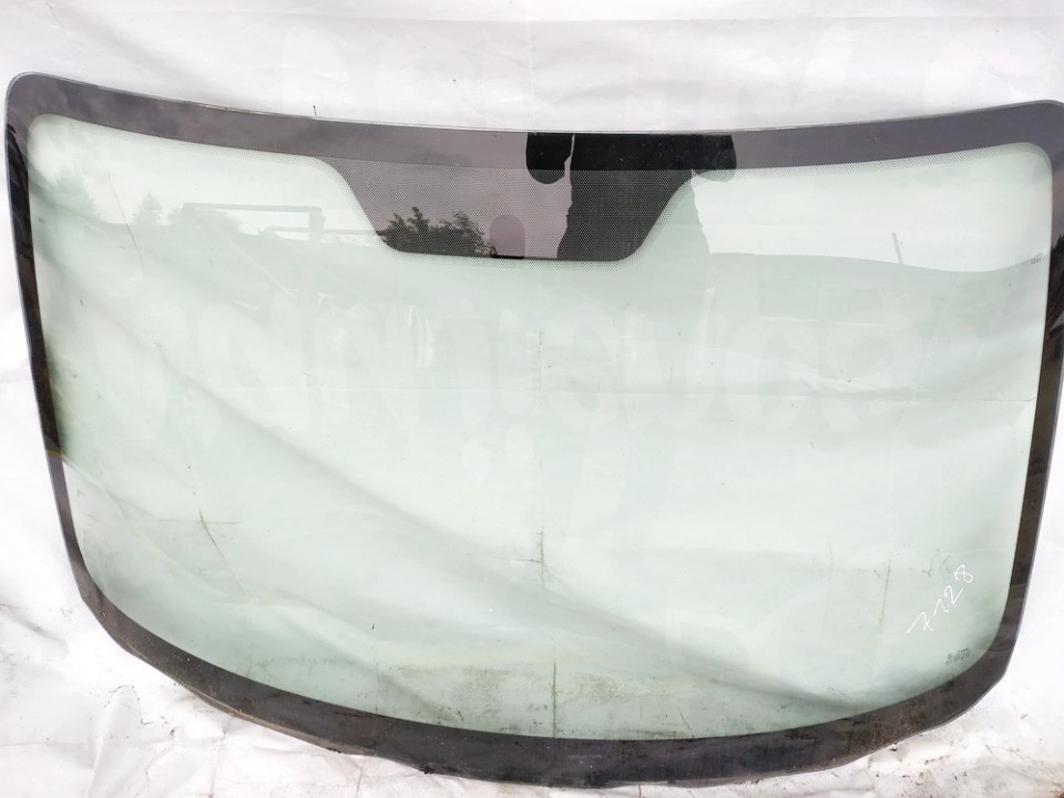 Front glass used used Mazda 2 2008 1.4