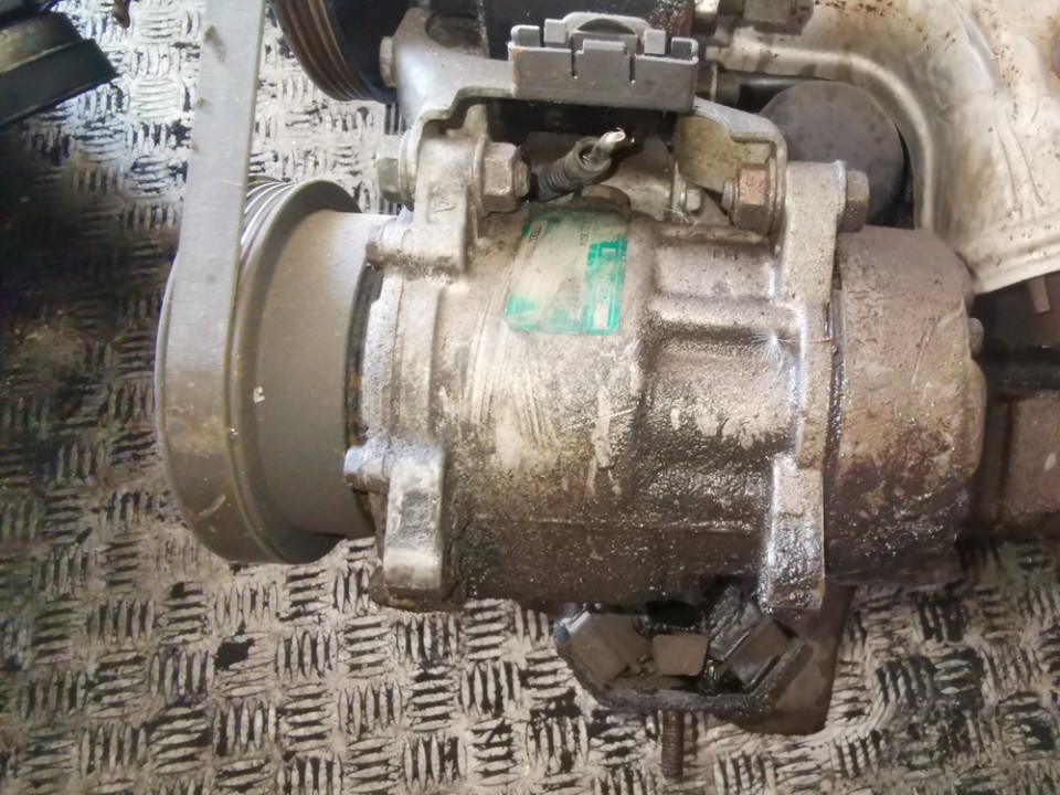 AC AIR Compressor Pump 7700272987 used Renault MEGANE 2003 1.6