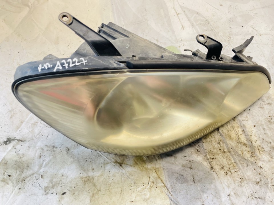 Front Headlight Right RH 9922681017 used Toyota AVENSIS VERSO 2001 2.0