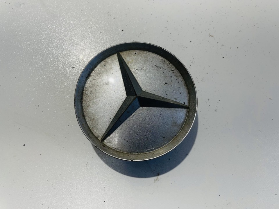 центра колеса колпак ступицы шапки диски крышка 2014010225 used Mercedes-Benz C-CLASS 1997 2.2