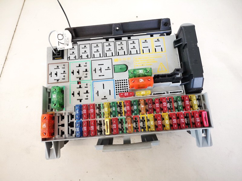 Fuse box  09152787 used Opel VECTRA 2000 2.0