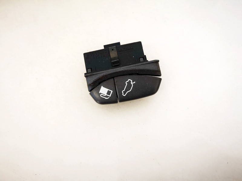 Trunk opener (Release Switch button) 9162946 used Volvo V70 1997 2.5