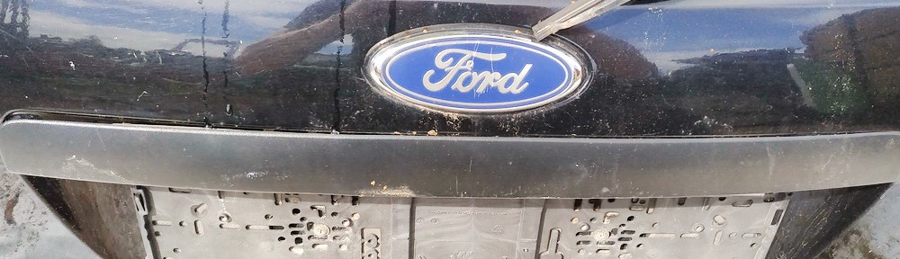 акладка крышки багажника наруж used used Ford FOCUS 2006 1.8