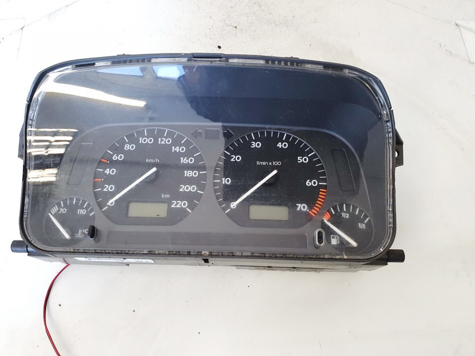 Spidometras - prietaisu skydelis 87001262a 1h0919860d Volkswagen VENTO 1994 1.9