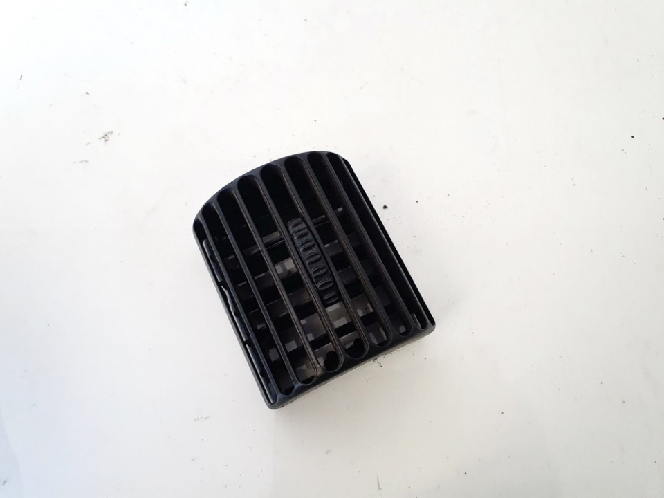 Dash Vent (Air Vent Grille) 90379988 2945 Opel OMEGA 1996 2.0
