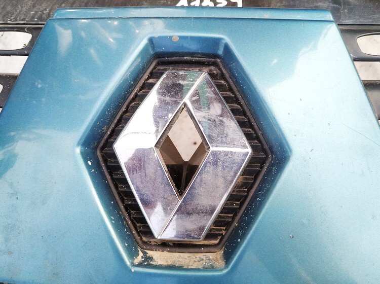 Priekinis zenkliukas (Emblema) used used Renault CLIO 2000 1.9
