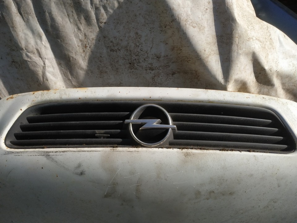 Передняя решетка (Капот) used used Opel ASTRA 2000 2.0