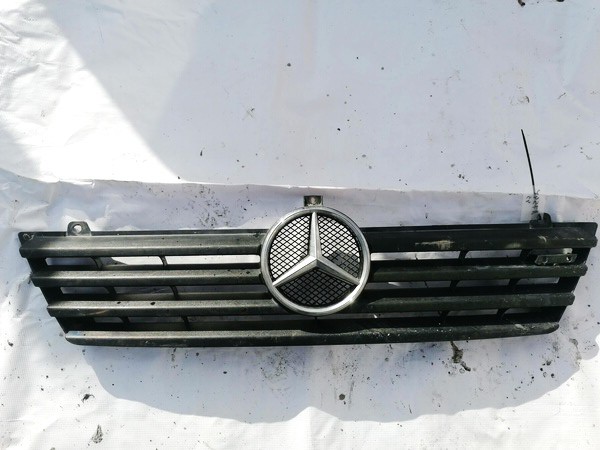Передняя решетка (Капот) A9018800085 USED Mercedes-Benz SPRINTER 2005 2.2