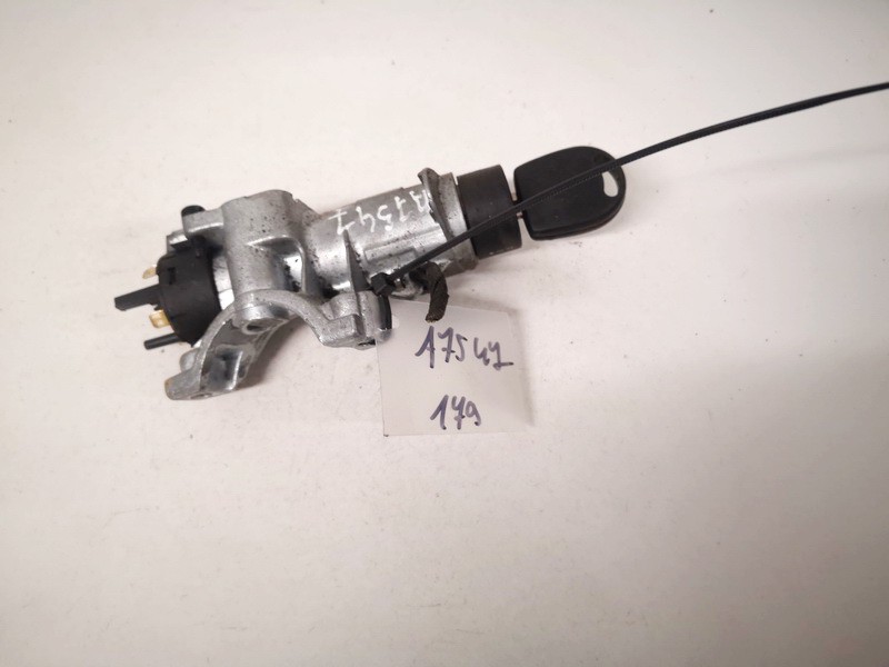 Ignition Barrels (Ignition Switch) 4d0905851e used Volkswagen PASSAT 2002 1.9