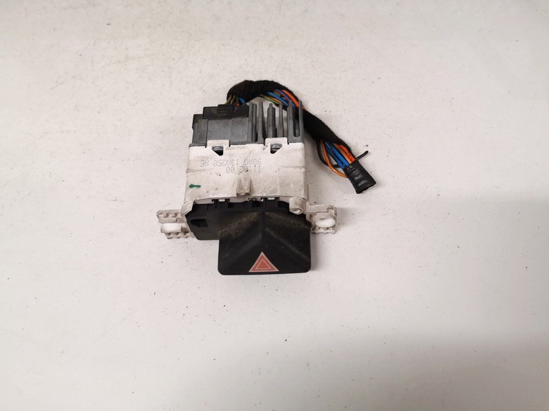 Hazard switch 98ag13a350ae used Ford FOCUS 2003 1.8
