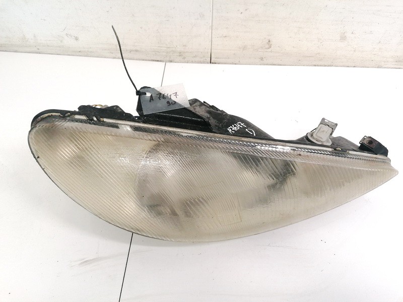 Front Headlight Right RH 89005131 USED Peugeot 206 2001 2.0