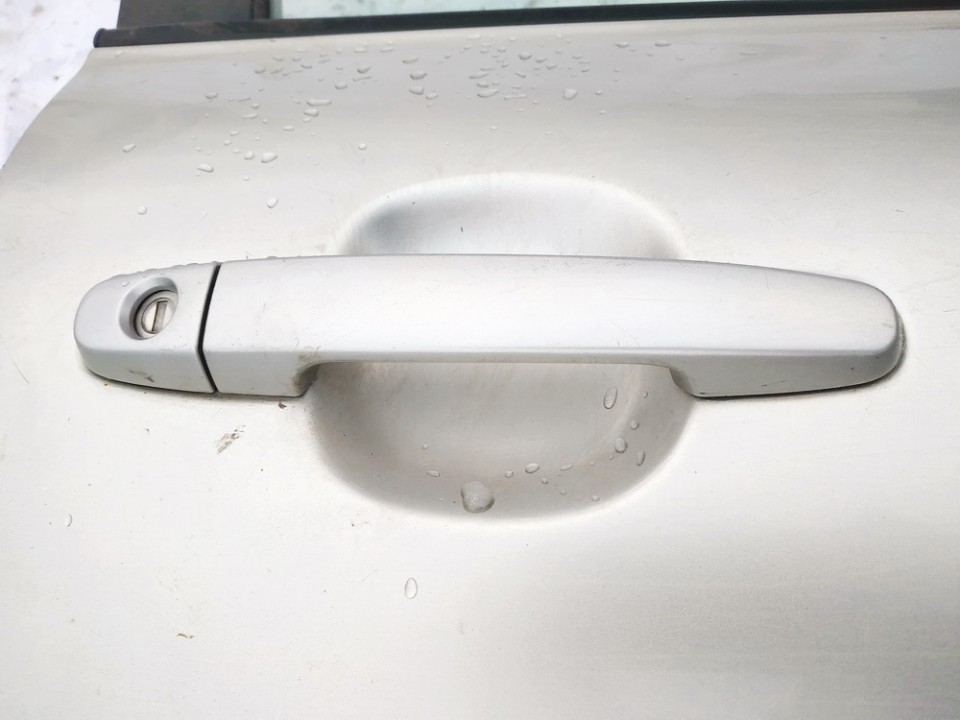 Ручка двери нaружная передний правый used used Toyota AVENSIS VERSO 2002 2.0