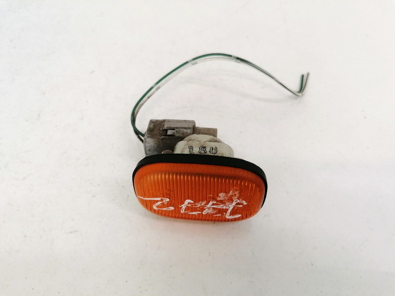 Clear Side Repeaters Right E13013047 USED Toyota AVENSIS VERSO 2001 2.0
