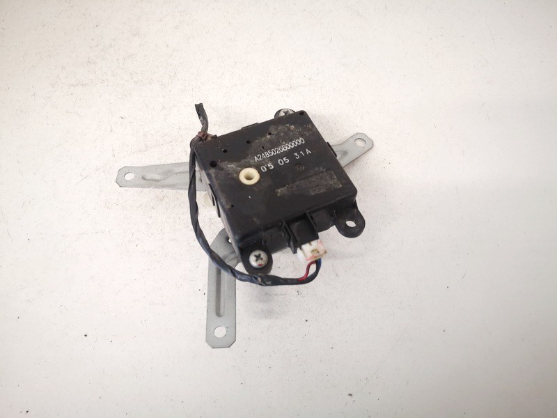 Heater Vent Flap Control Actuator Motor a2485026b00000 used SsangYong REXTON 2002 2.7