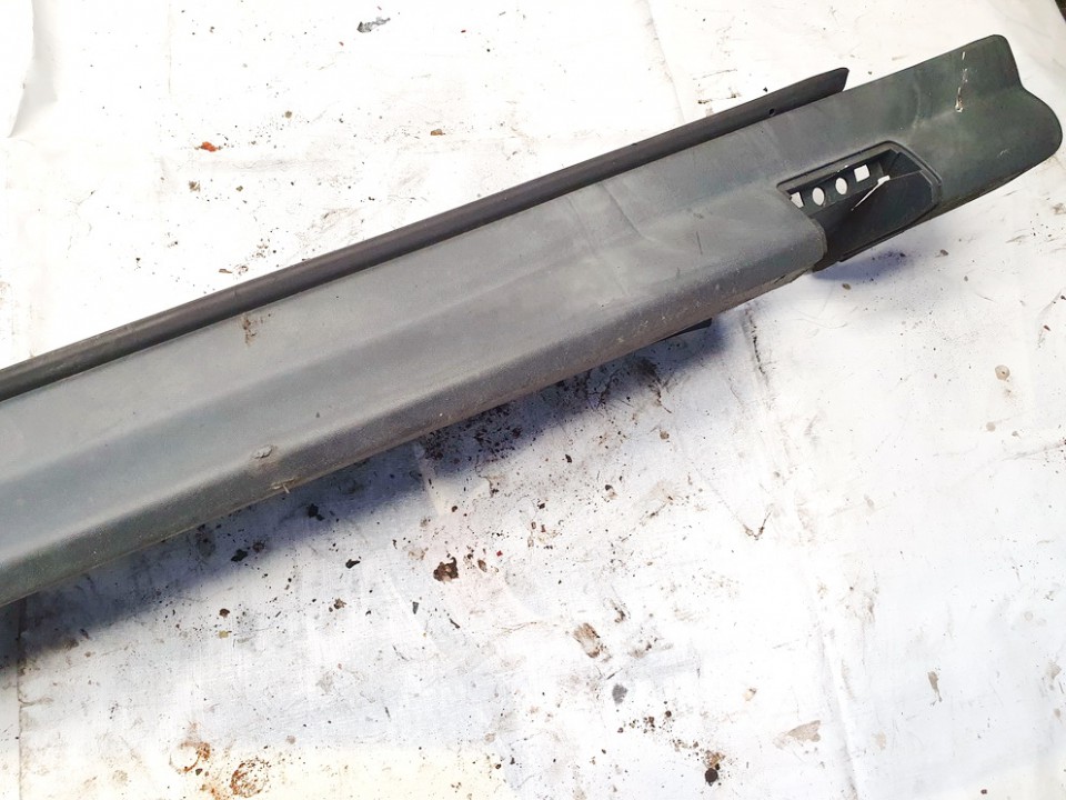 Right Sill Moulding 90590678 USED Opel ASTRA 1993 1.7
