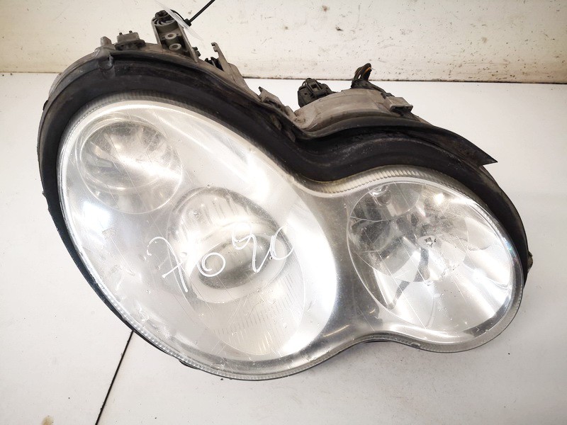 Front Headlight Right RH 0301166276 used Mercedes-Benz C-CLASS 2003 2.2