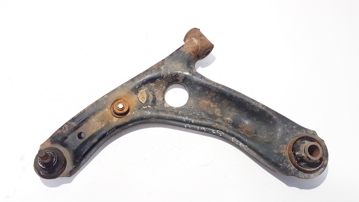 Control arm - front left used used Toyota AYGO 2005 1.4