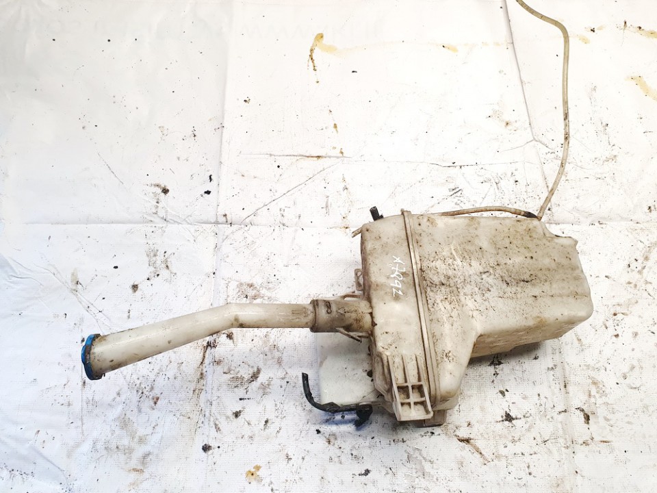 Windshield Washer Reservoir tank (WASHER BOTTLE) used used Toyota COROLLA VERSO 2006 2.2