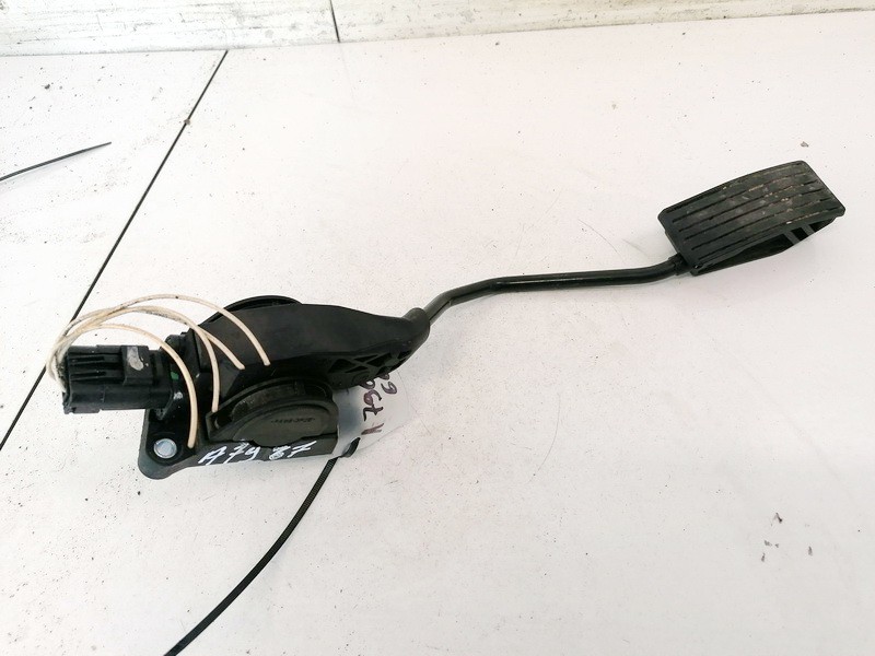 Акселератор (газа) педаль электронная  F00C3P2311 USED Citroen C5 2003 2.0