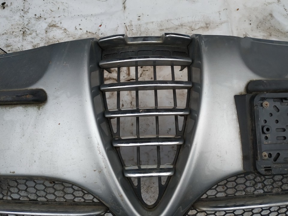 Передняя решетка (Капот) used used Alfa-Romeo 147 2001 1.6