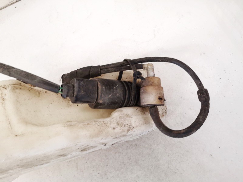 Windshield Windscreen Washer Pump used used Volkswagen POLO 2001 1.4