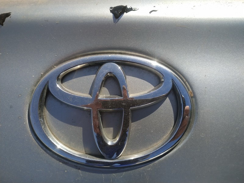 Задние Эмблема used used Toyota AVENSIS 2004 2.0