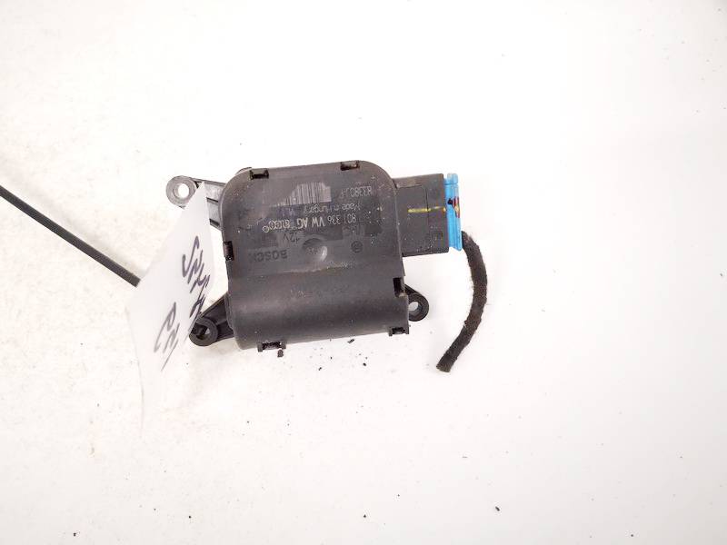 Heater Vent Flap Control Actuator Motor 0132801336 used Volkswagen GOLF 2005 1.6