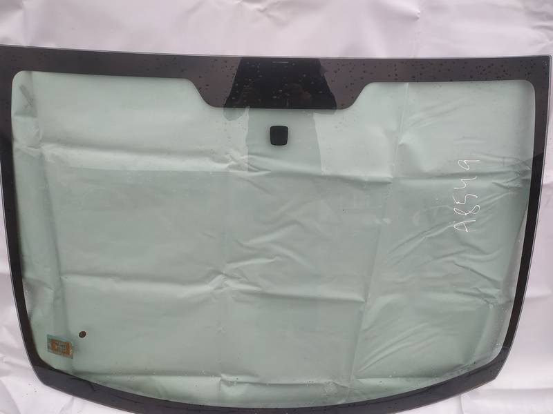 Front glass used used Toyota AYGO 2010 1.0