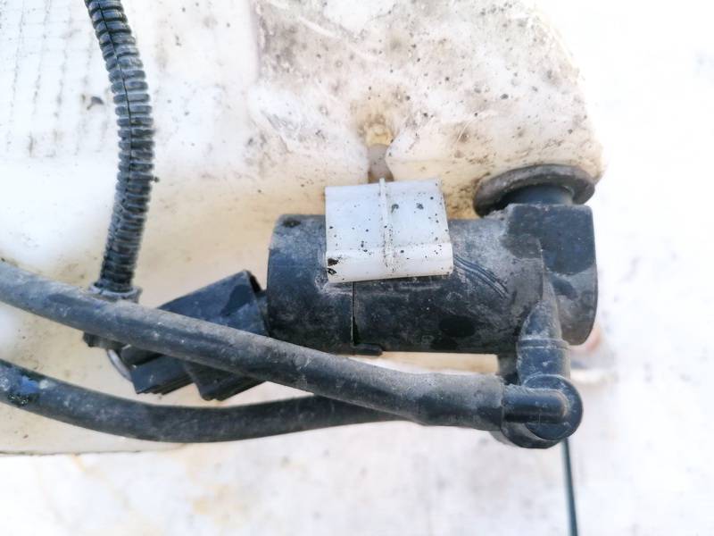 Windshield Windscreen Washer Pump USED USED Ford FOCUS 1999 1.8