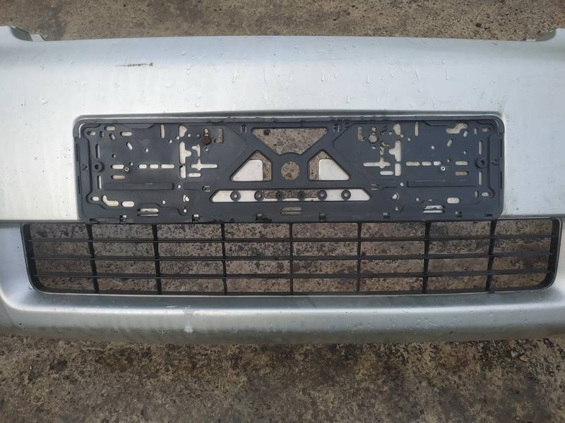 Bumper Grille Front Center used used Toyota AVENSIS VERSO 2002 2.0